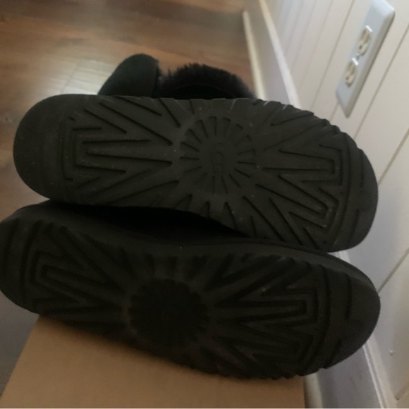 UGG Boots 🥾 - Picture 5 of 6